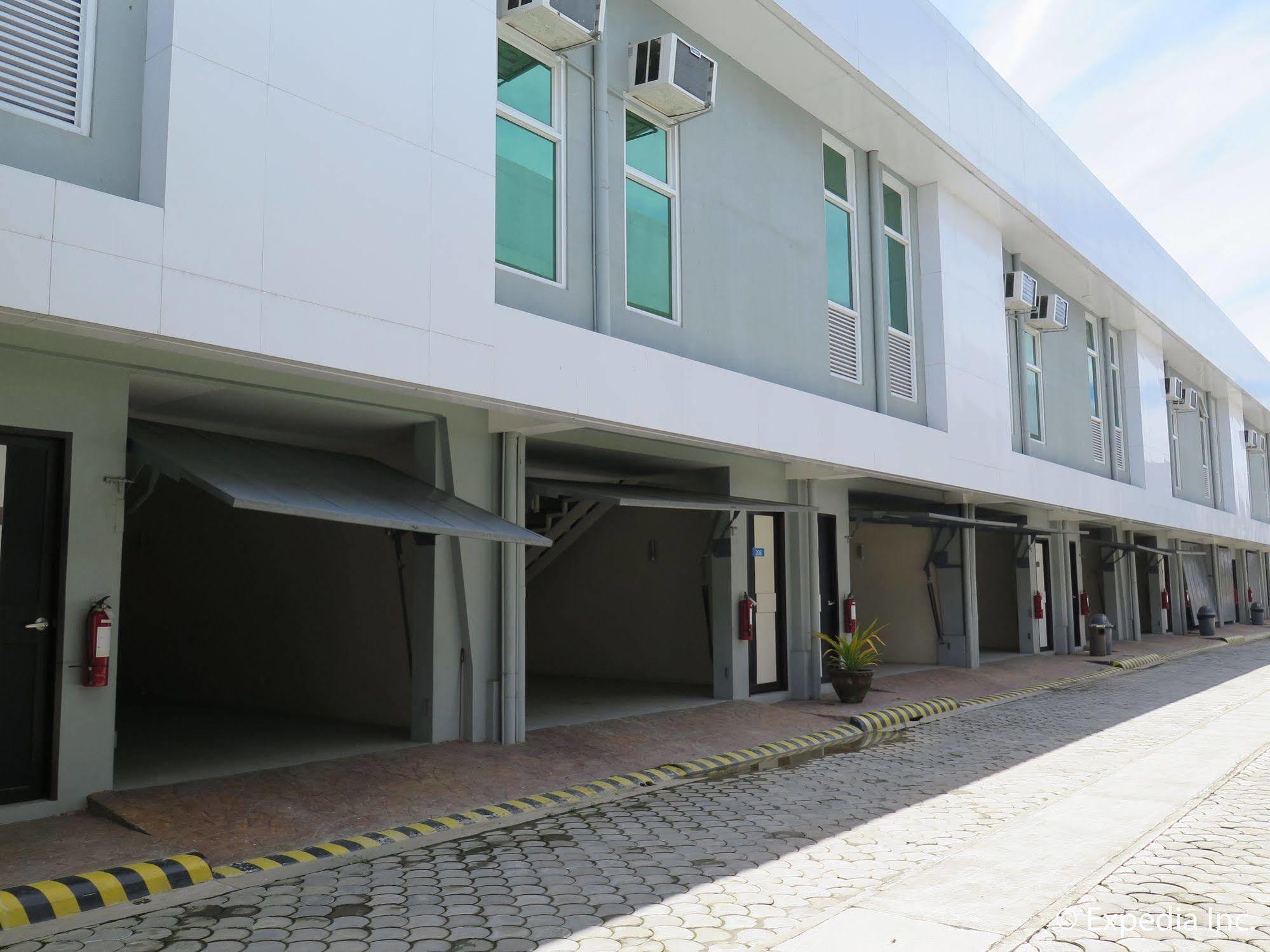The Lucky 9 Budget Hotel Tagum Екстериор снимка