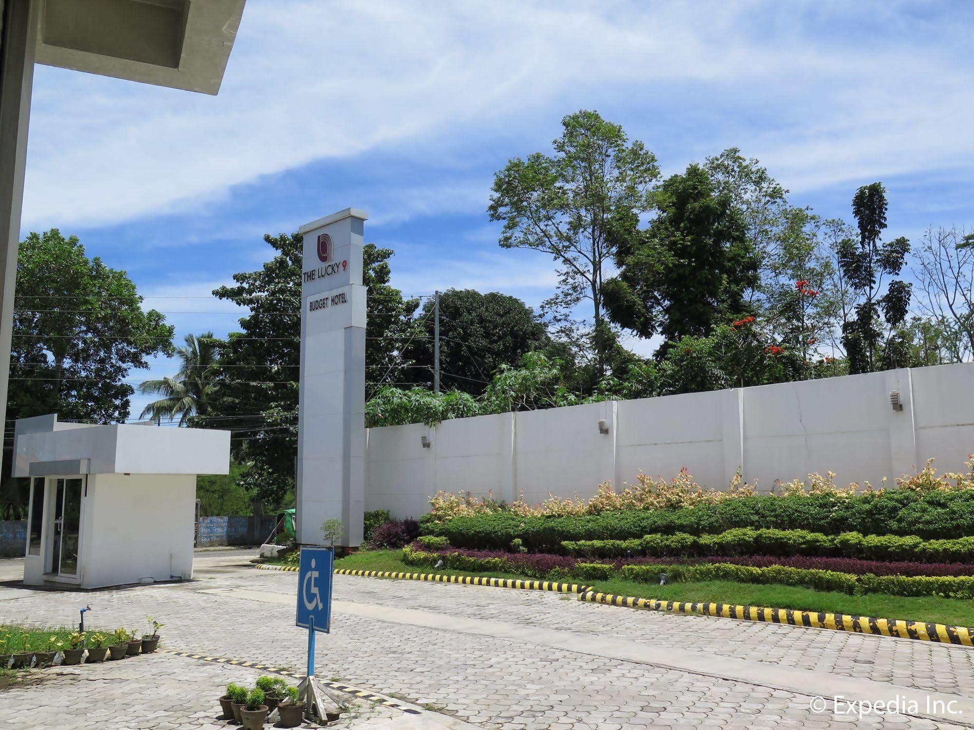 The Lucky 9 Budget Hotel Tagum Екстериор снимка