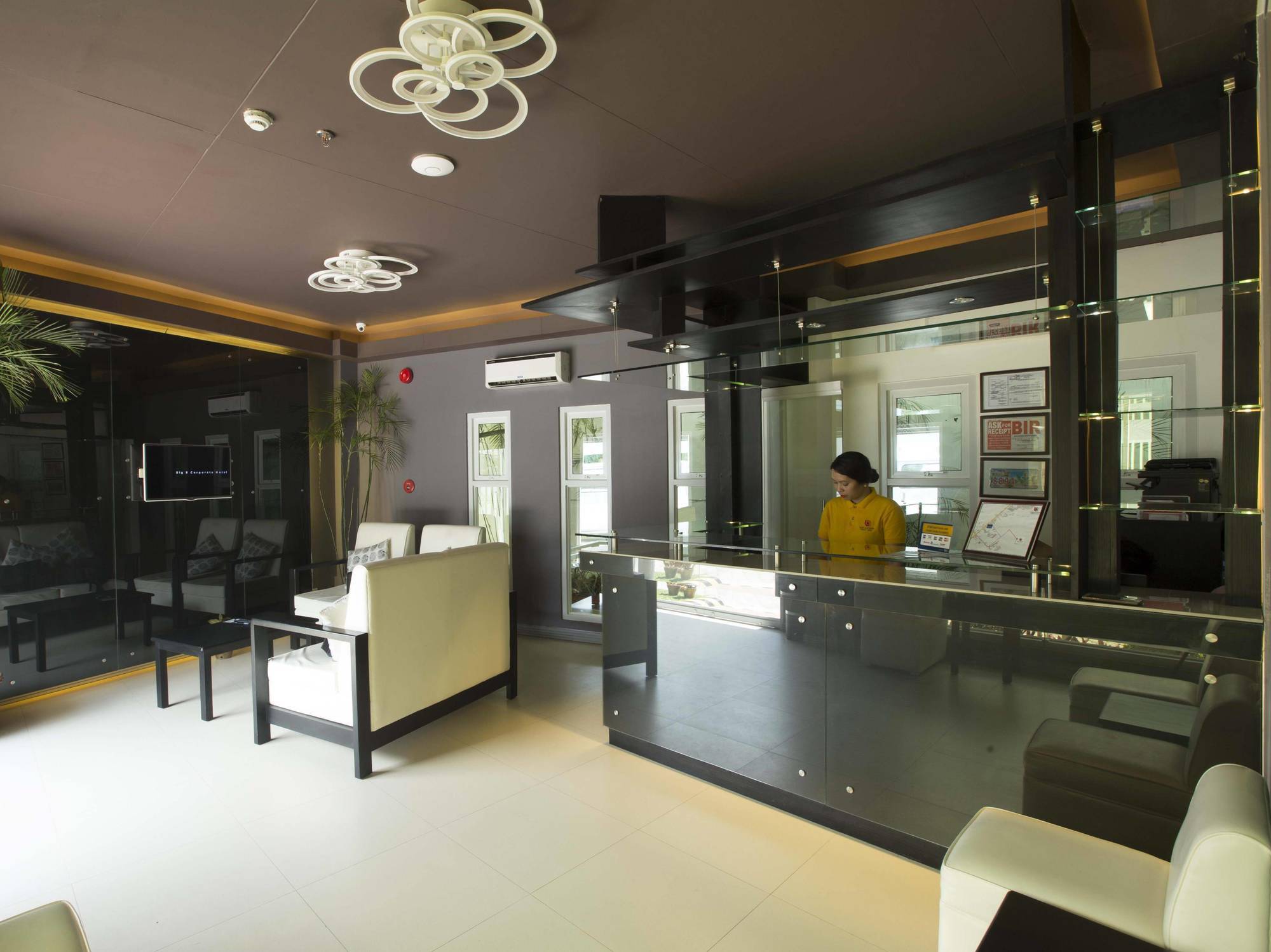 The Lucky 9 Budget Hotel Tagum Екстериор снимка