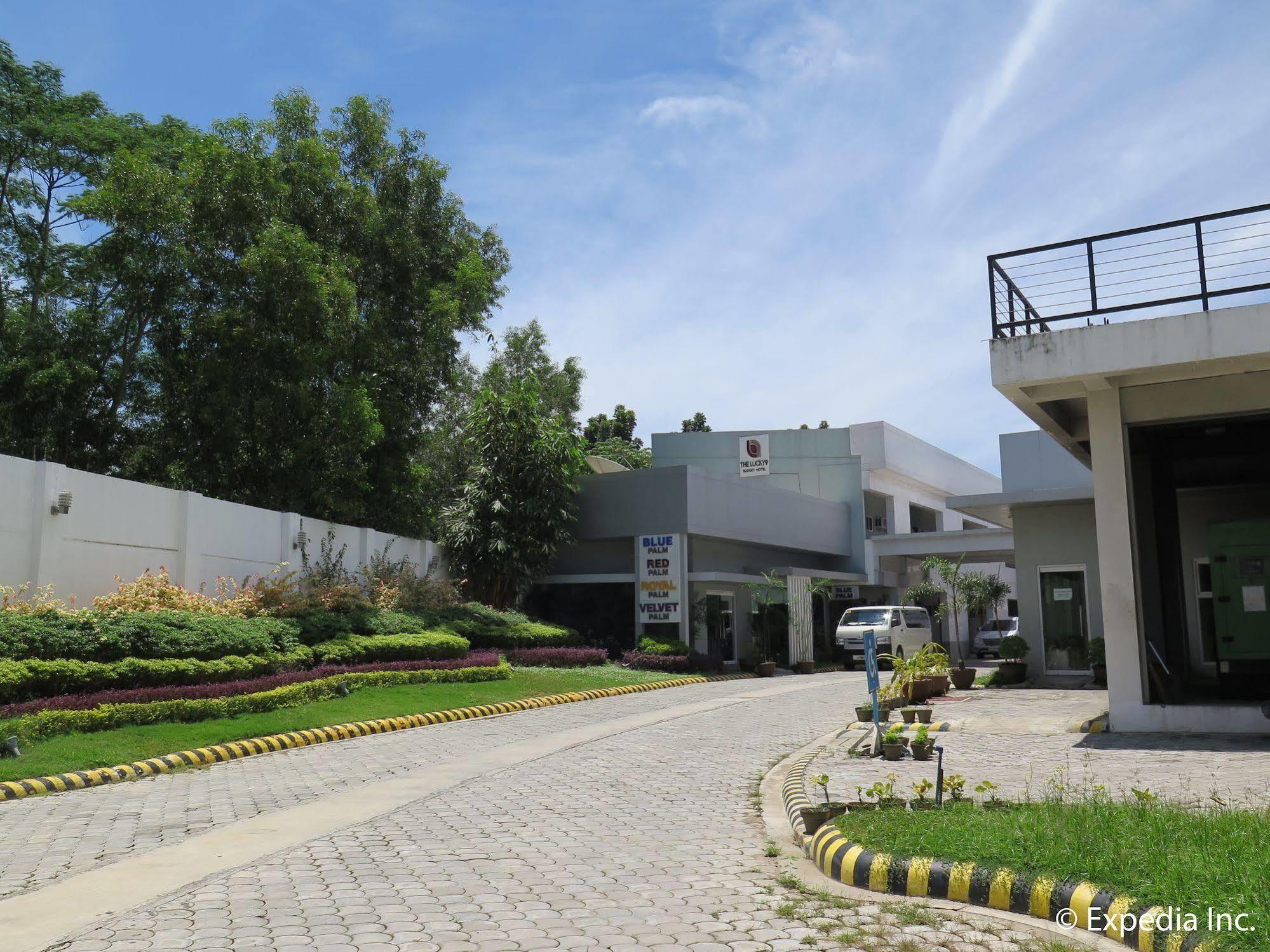 The Lucky 9 Budget Hotel Tagum Екстериор снимка